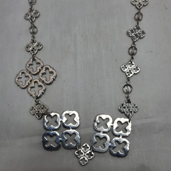 Bijou Clover Link Silver Necklace - Picture 7 of 9